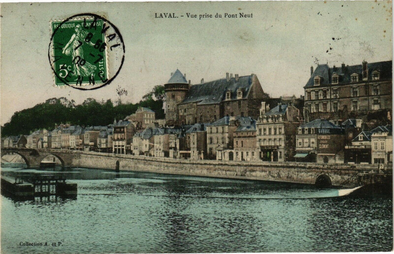 Carte postale ancienne Laval-Vue prise du Pont Neuf à Laval