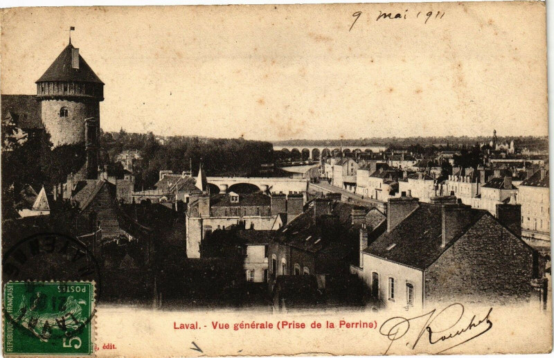 Carte postale ancienne Laval-Vue générale-Prise de la Perrine à Laval