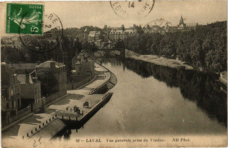 Carte postale ancienne Laval-Vue gnérale prise du Viaduc à Laval
