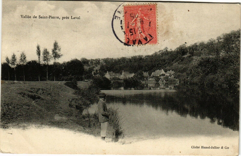 Carte postale ancienne Laval-Vallée de Saint Pierre à Laval
