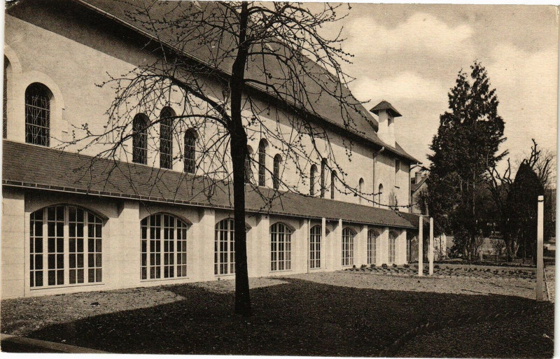 Carte postale ancienne Laval-Rue de Bootz à Laval