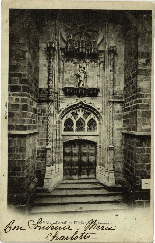 Carte postale ancienne Laval-Portail de l'Eglise Saint Venérand à Laval