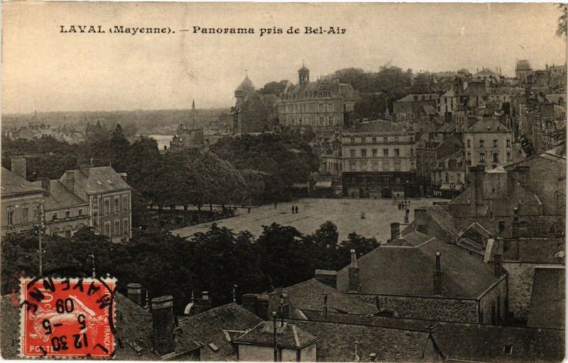 Carte postale ancienne Laval-Panorama pris de Bel Air à Laval