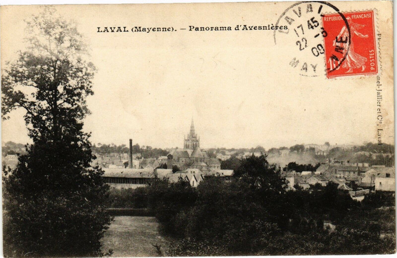 Carte postale ancienne Laval-Panorama d'Avesniéres à Laval
