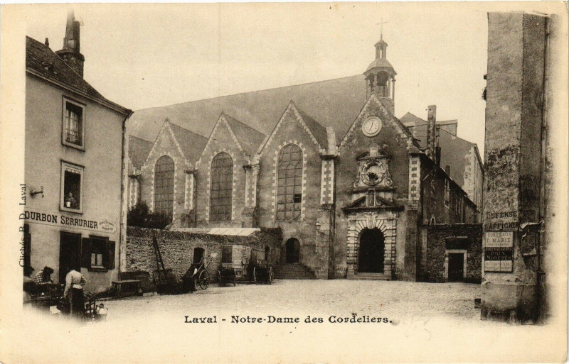 Carte postale ancienne Laval-Notre Dame des Cordeliers à Laval