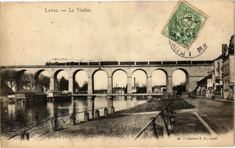 Carte postale ancienne Laval-Le Viaduc à Laval