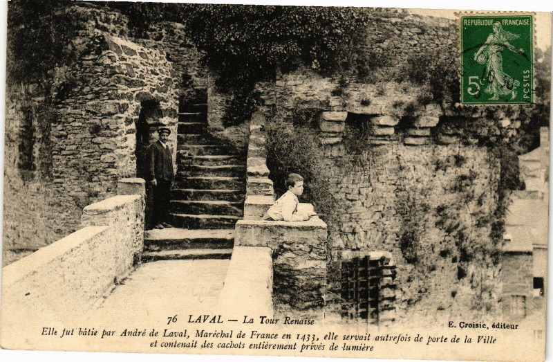 Carte postale ancienne Laval-Le Tour Renaise à Laval