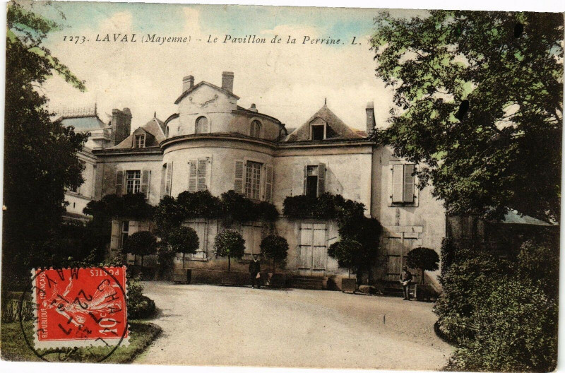 Carte postale ancienne Laval-Le Pavillon de la Perrine à Laval