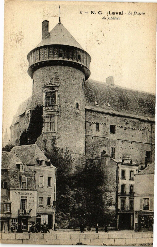 Carte postale ancienne Laval-Le Donjon du Cháteau à Laval