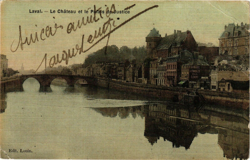 Carte postale ancienne Laval-Le Cháteau et le Palais de Justice à Laval