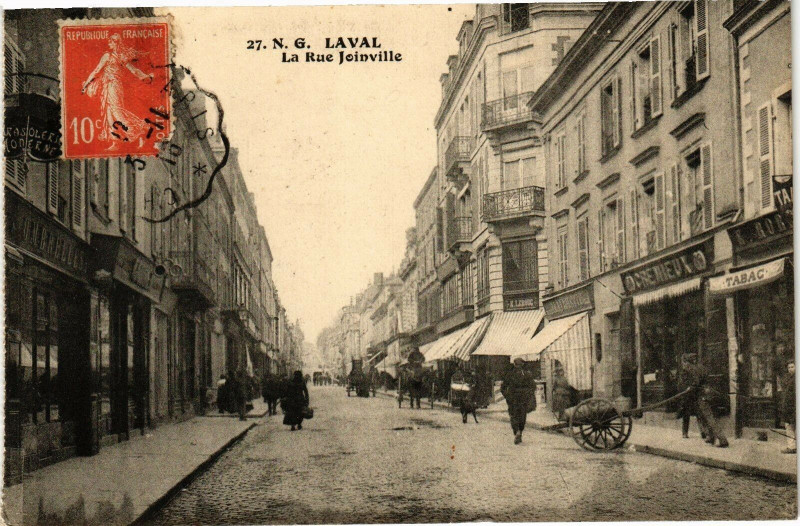Carte postale ancienne Laval-La Rue Joinville à Laval