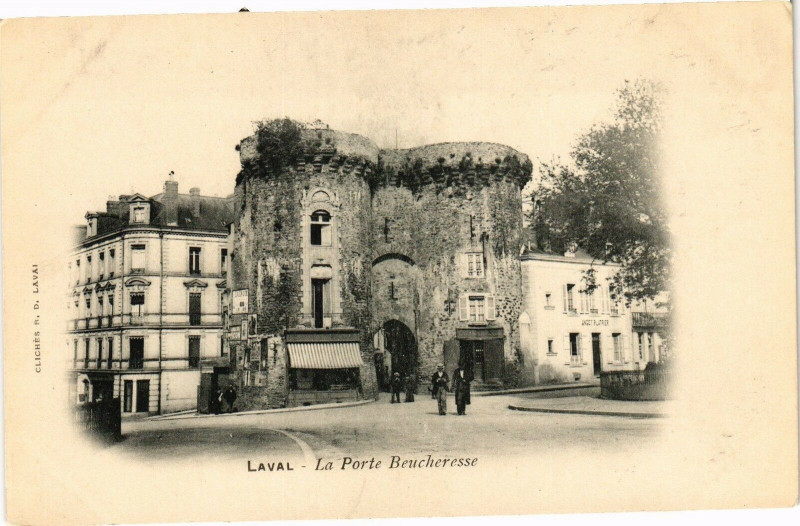 Carte postale ancienne Laval-La Porte Beucheresse à Laval