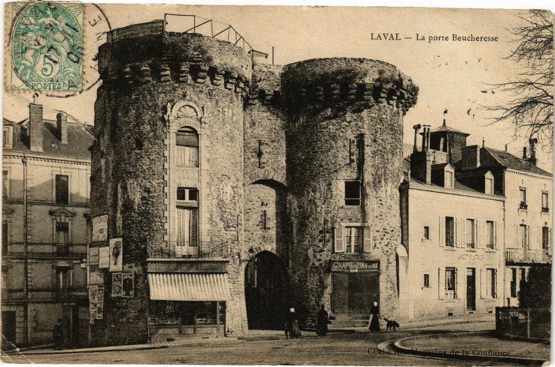 Carte postale ancienne Laval-La porte Beucheresse à Laval