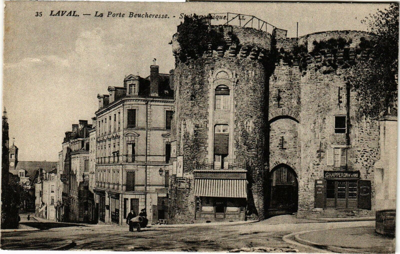 Carte postale ancienne Laval-La Porte Beucheresse à Laval