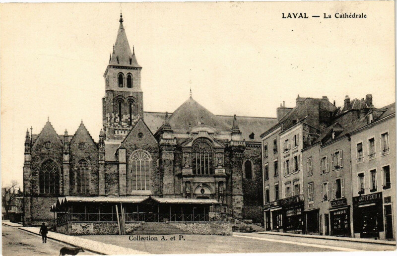 Carte postale ancienne Laval-La Cathédrale à Laval