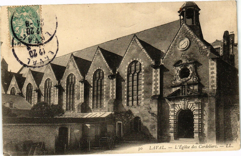 Carte postale ancienne Laval-L'Eglise des Cordeliers à Laval