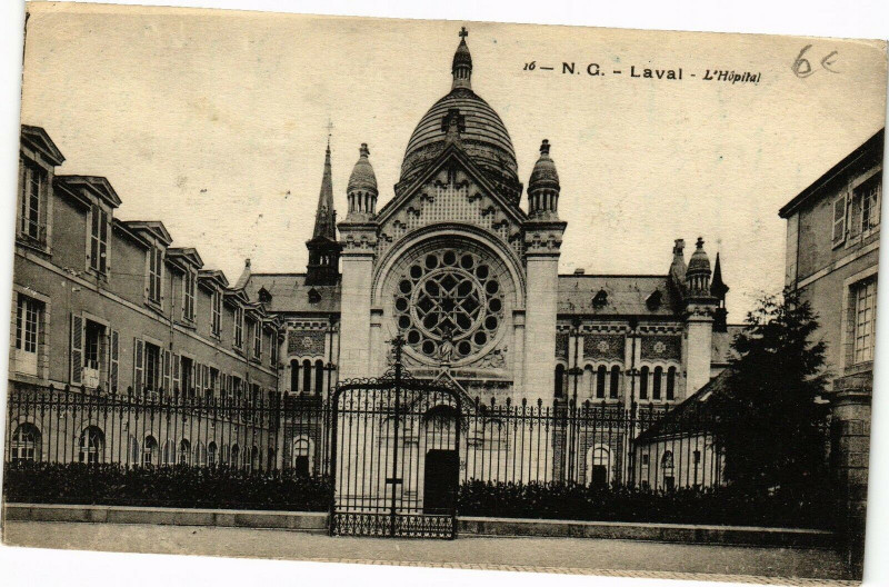 Carte postale ancienne Laval-L'Hópital à Laval