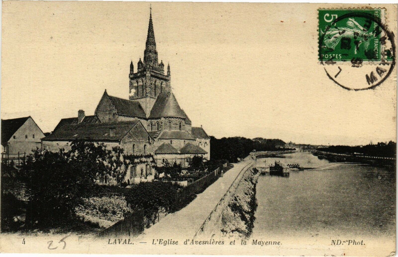 Carte postale ancienne Laval-L'Eglise d'Avesniéres et la Mayenne à Mayenne