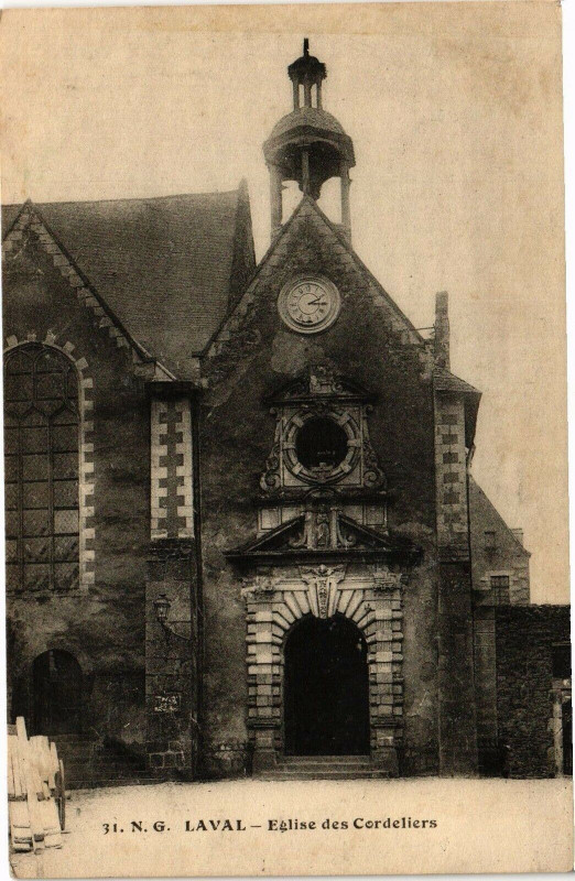 Carte postale ancienne Laval-Eglise des Cordeliers à Laval