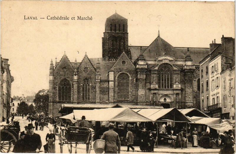 Carte postale ancienne Laval-Cathédrale et Marché à Laval