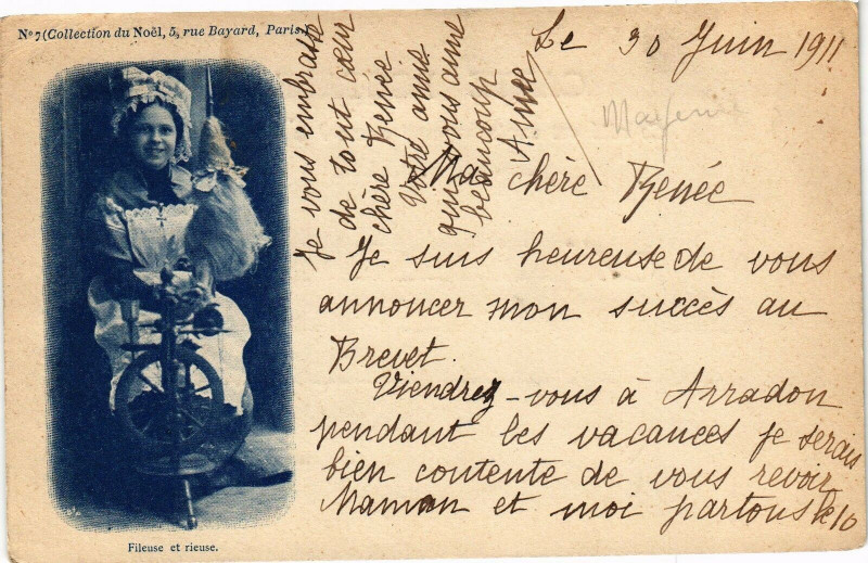 Carte postale ancienne Fileuse et rieuse