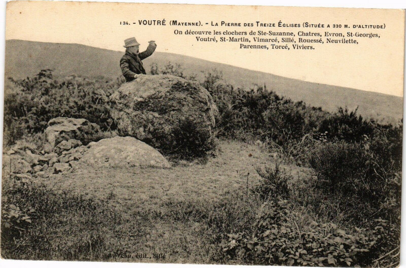 Carte postale ancienne Voutre .- La pierre des à Voutré