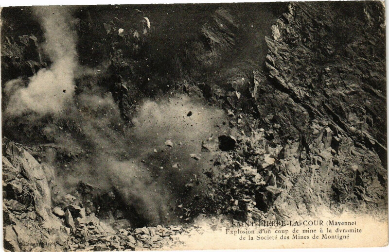 Carte postale ancienne Saint Pierre De La Cour.- Explosion d'un coup