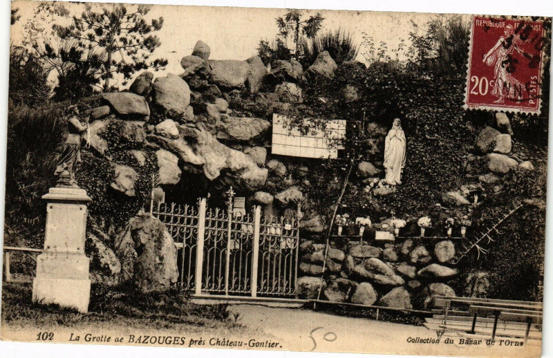 Carte postale ancienne La Grotte ae bazouges pres chateau gontier