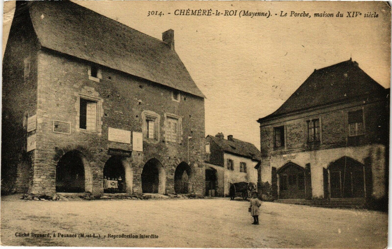 Carte postale ancienne Chemere .- Le porche maison du