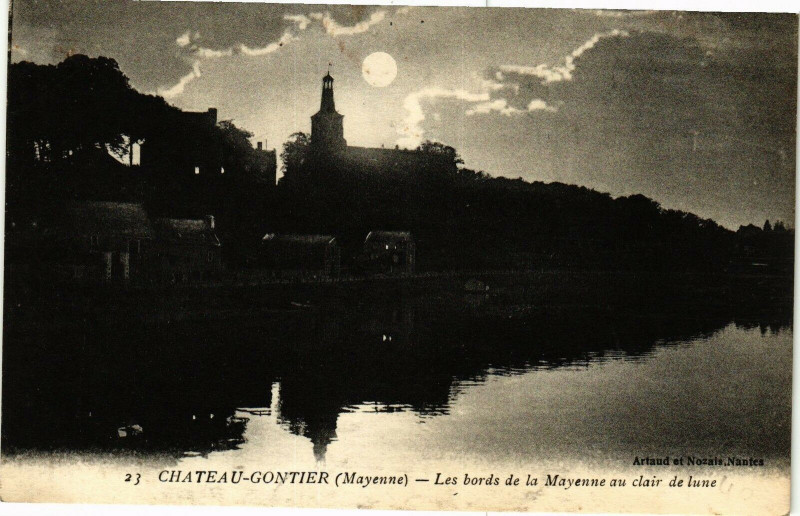 Carte postale ancienne Chateau gontier .- Les bords de la mayenne à Mayenne
