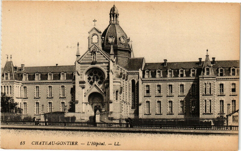 Carte postale ancienne Chateau gontier .- L'hopital