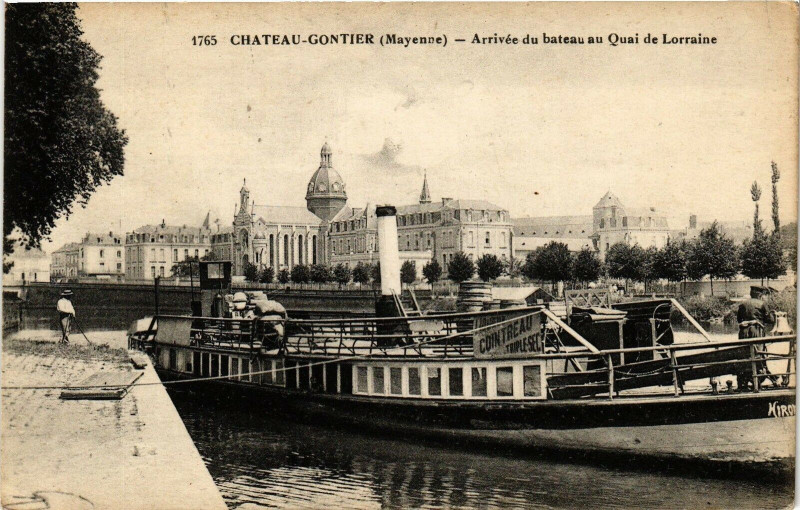 Carte postale ancienne Chateau gontier .- Arrivee du bateau