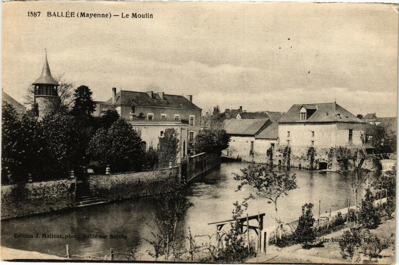 Carte postale ancienne Ballee .- Le moulin