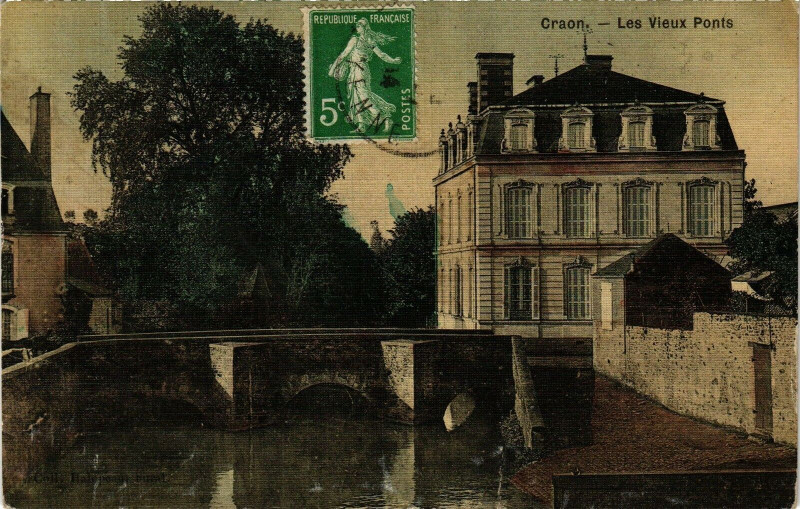 Carte postale ancienne Craon.- Les vieux ponts à Craon