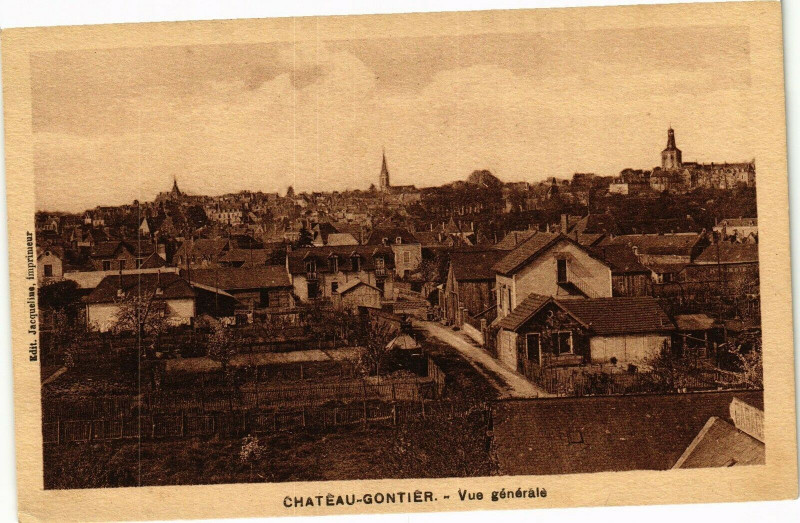 Carte postale ancienne Chateau gontier.- Vue generale