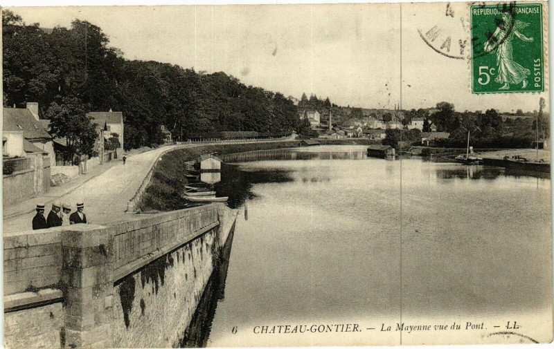 Carte postale ancienne Chateau gontier.- La mayenne vue à Mayenne