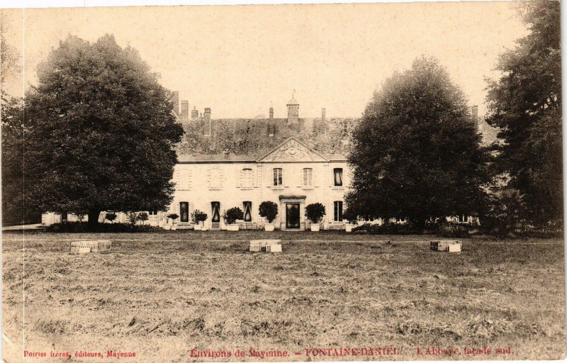 Carte postale ancienne Environs de mayenne .- fONTAINE Danth à Mayenne