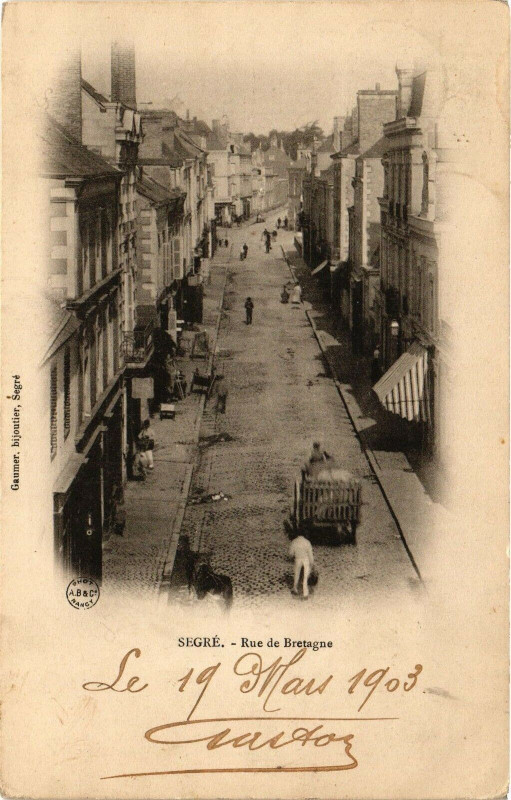 Carte postale ancienne Segré-Rue de Bretagne