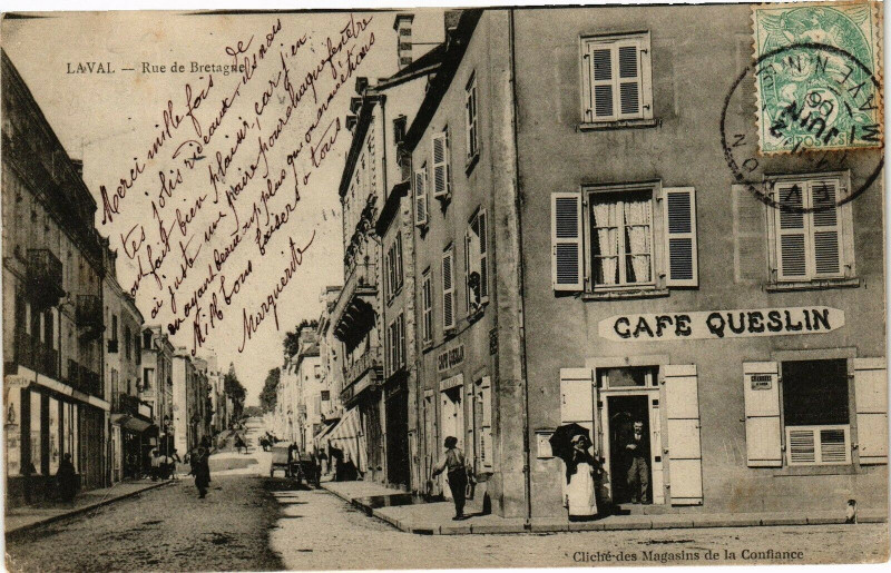 Carte postale ancienne Laval-Rue de Bretagne à Laval