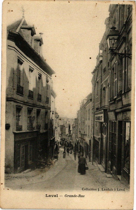 Carte postale ancienne Laval-Grande Rue à Laval
