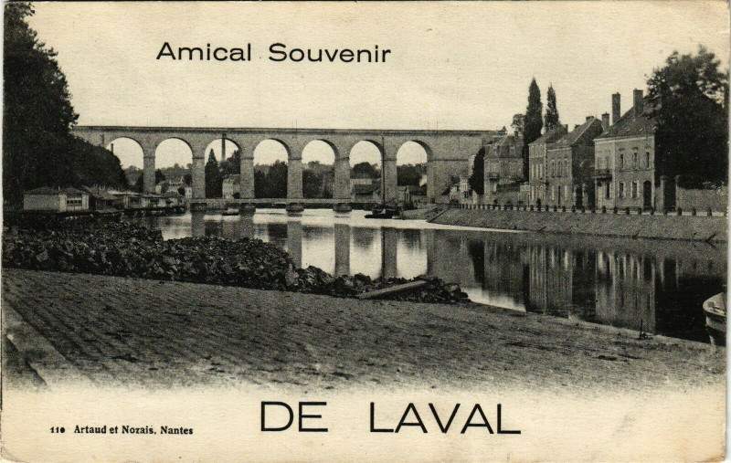 Carte postale ancienne Amical Souvenir de Laval à Laval