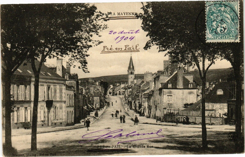Carte postale ancienne Pré en Pail-La Grande Rue