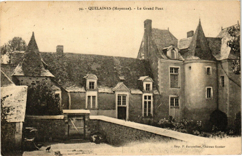 Carte postale ancienne Mayenne-Quelaines-Le Grand Pont à Mayenne