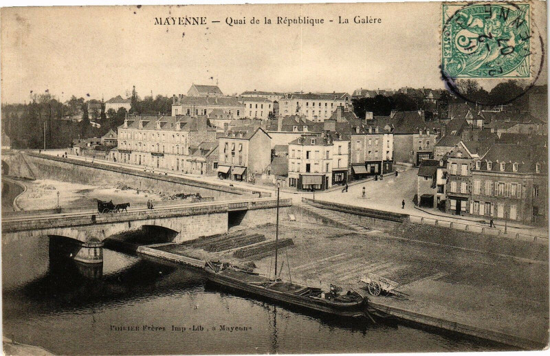 Carte postale ancienne Mayenne-Quai de la République-La Galérie à Mayenne