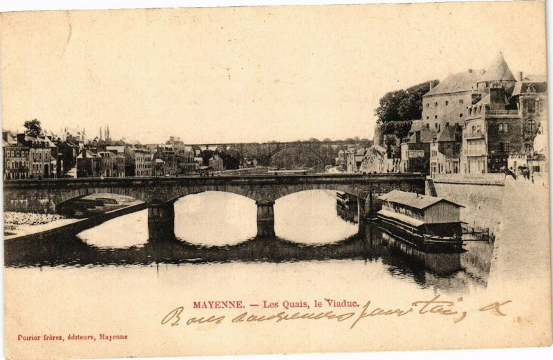 Carte postale ancienne Mayenne-Les Quais le Viaduc à Mayenne