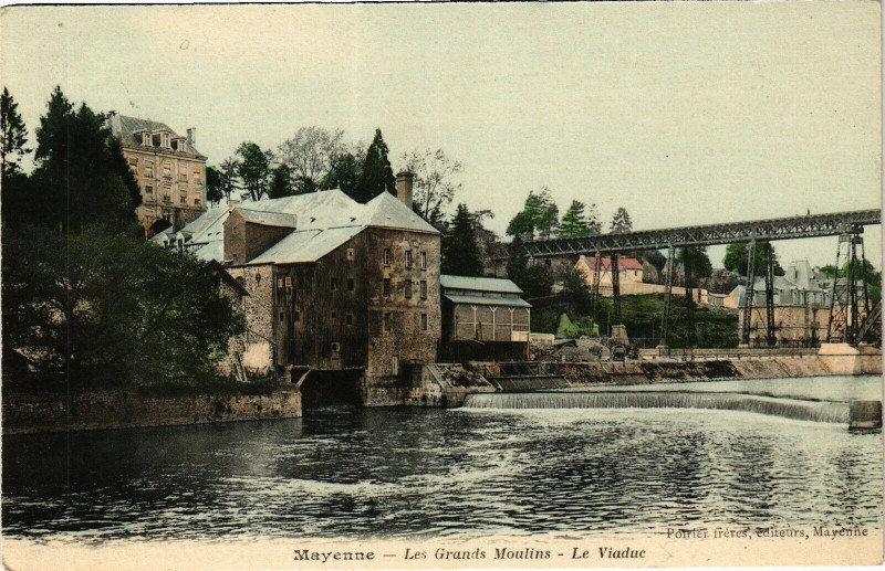 Carte postale ancienne Mayenne-Les Grands Moulins-Le Viaduc à Mayenne