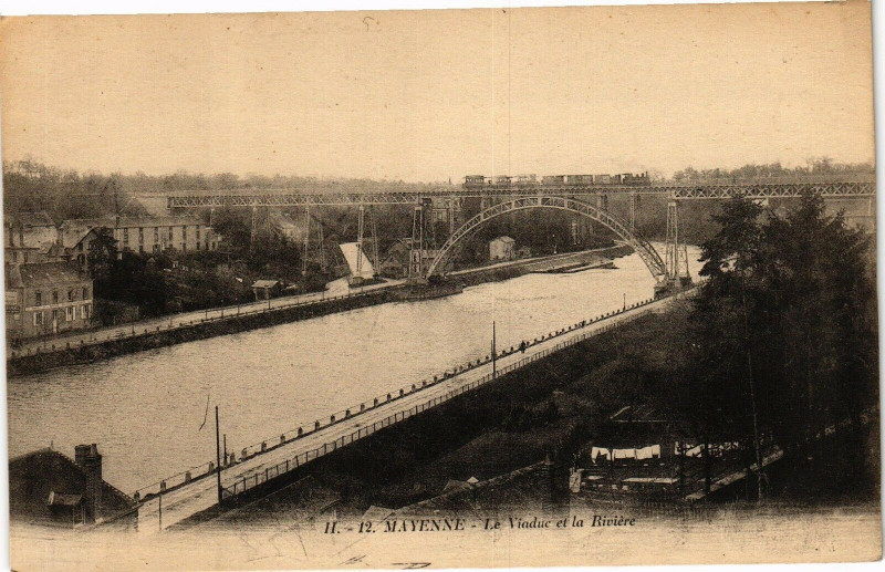 Carte postale ancienne Mayenne-Le Viaduc et la Riviére à Mayenne