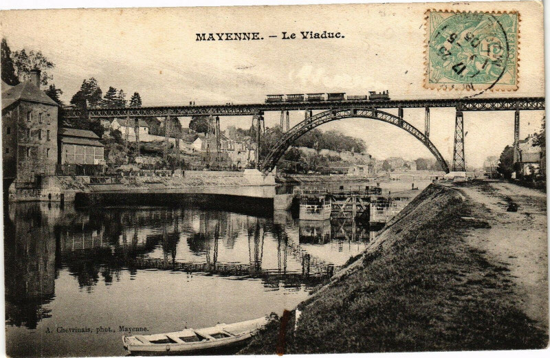 Carte postale ancienne Mayenne-Le Viaduc à Mayenne
