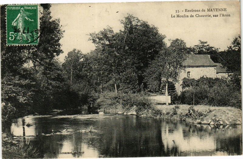 Carte postale ancienne Mayenne-Le Moulin de Chauvrie sur l'Aron à Mayenne