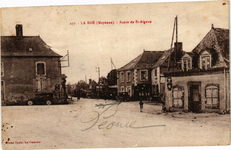 Carte postale ancienne Mayenne-La Roe-Route deSaint-Aignan à Mayenne